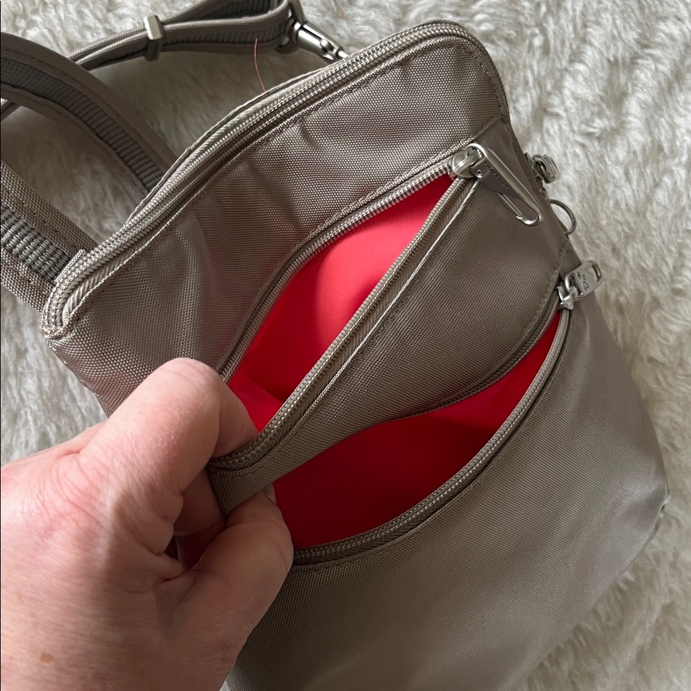 Travelon Anti-Theft Classic Slim Crossbody Taupe Grey Beige north south RFID - Picture 4 of 11